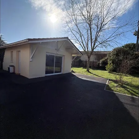 Charmante Dépendance Avec Parking Gratuit Appartement *