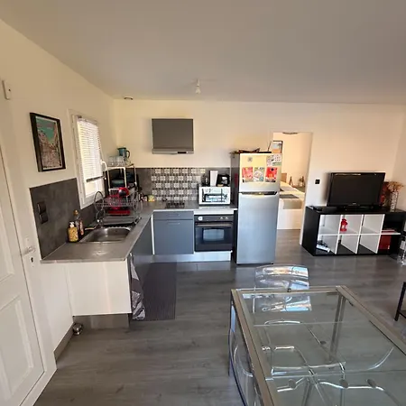 Apartment Charmante Dependance Avec Parking Gratuit Saint-Loubès